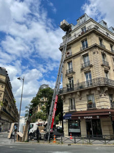 monte meubles paris